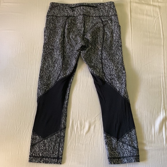 Lululemon Leggings with Mesh Detail - Picture 4 of 5